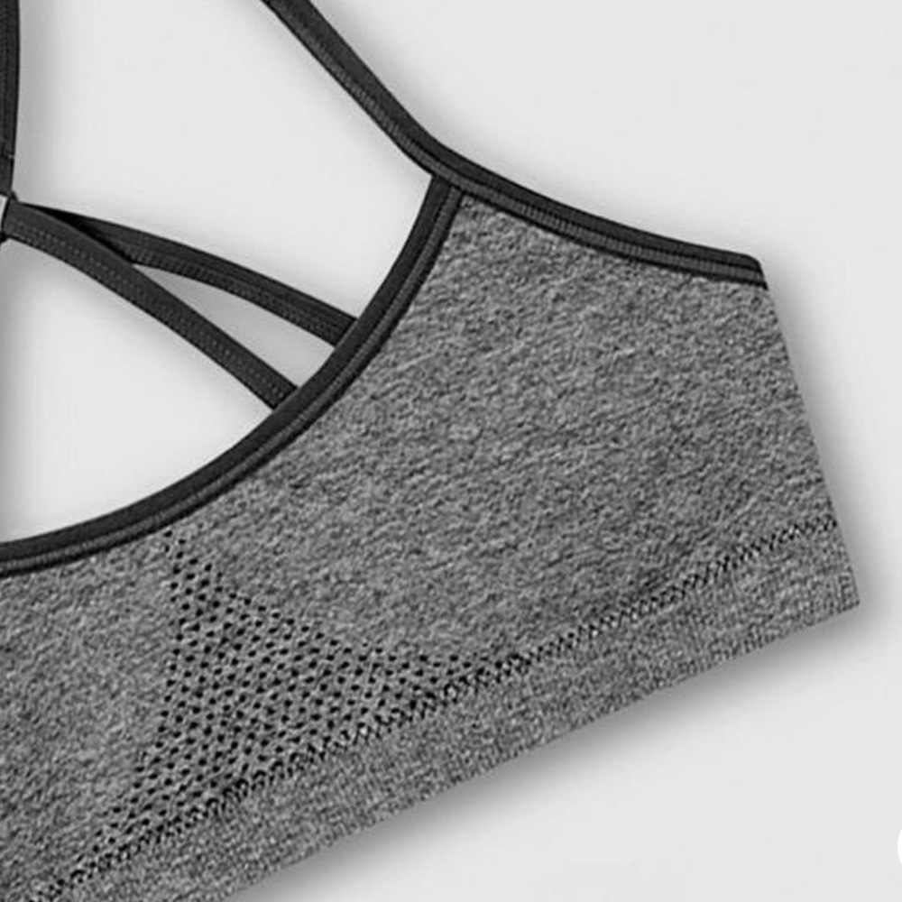NWT Hanes Girls Seamless Wirefree Bralettes 3 Pack - Picture 4 of 4